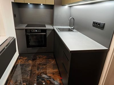 Modern Antracit Zöld konyha rejtett Led vilagitással