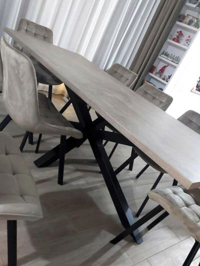 8 Szemlyélyes szürke  modern étkezőasztal tömör fém lábbakal